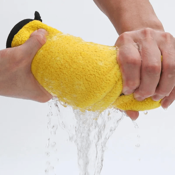 27pcs of 11.81x11.81inch microfiber car- cleaning towels. These are car- cleaning towels with a double- sided design for car washing. They offer efficient cleaning and are ideal for wiping cars. - Image 6